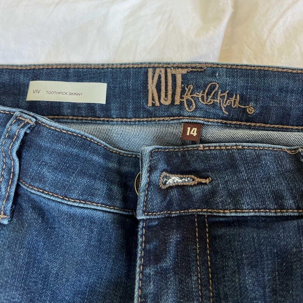 Hardly worn Kut from the Kloth skinny jeans
